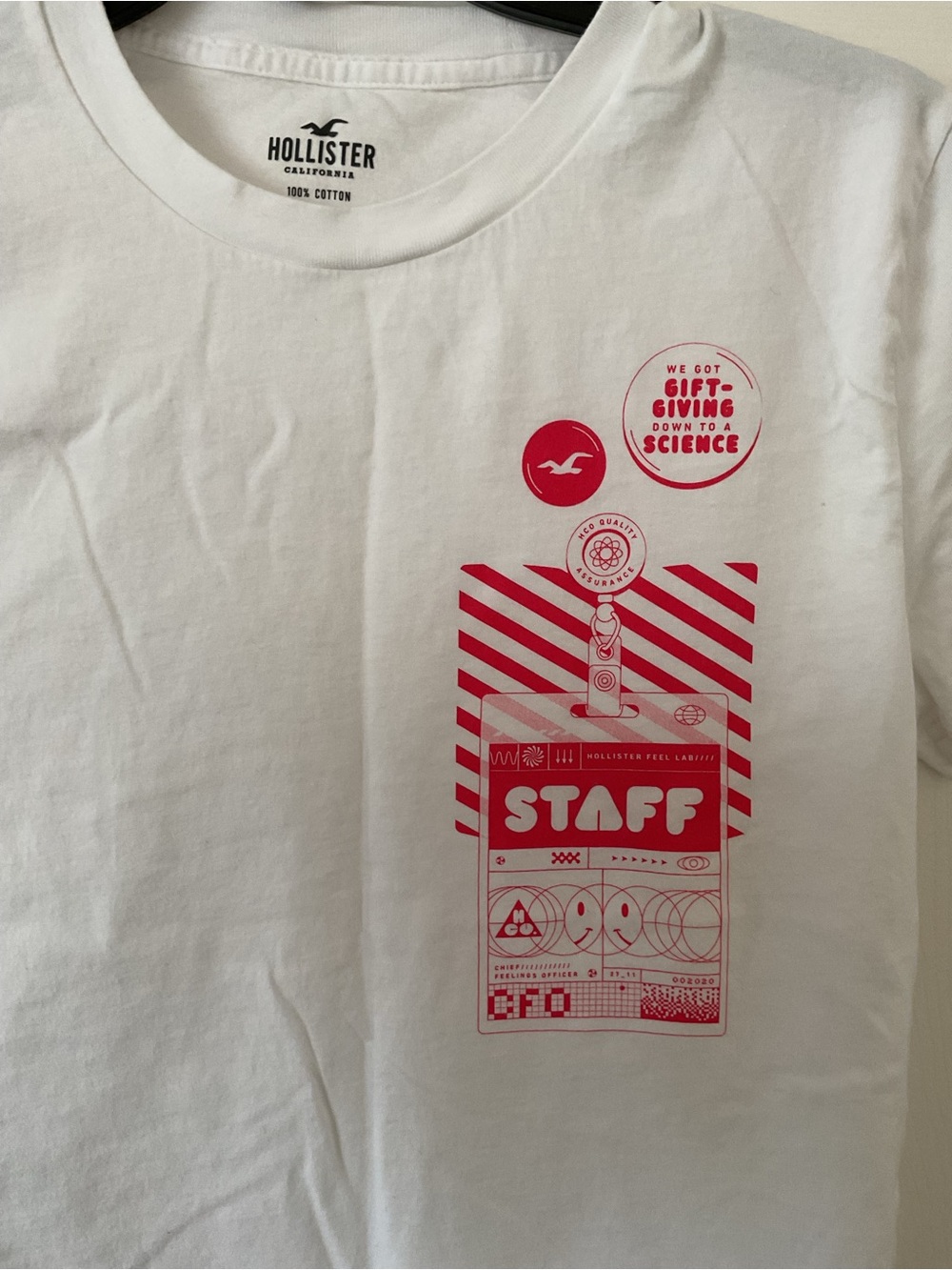 Hollister White Graphic Staff Pocket T‑Shirt - Picture 3 of 4